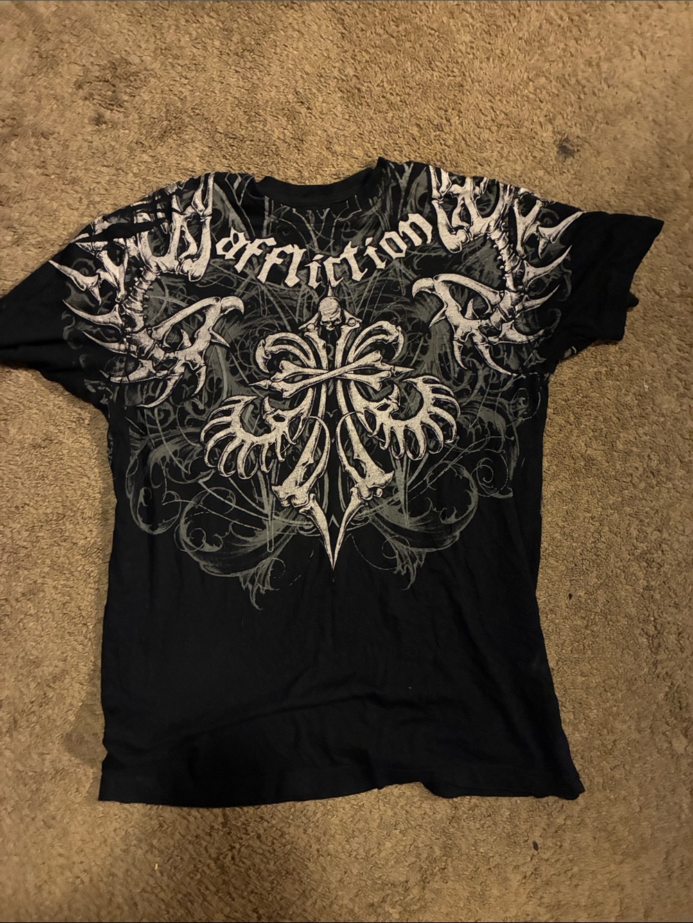 Affliction y2k Black Short Sleeve Graphic Tee with Silver-Gray Crest